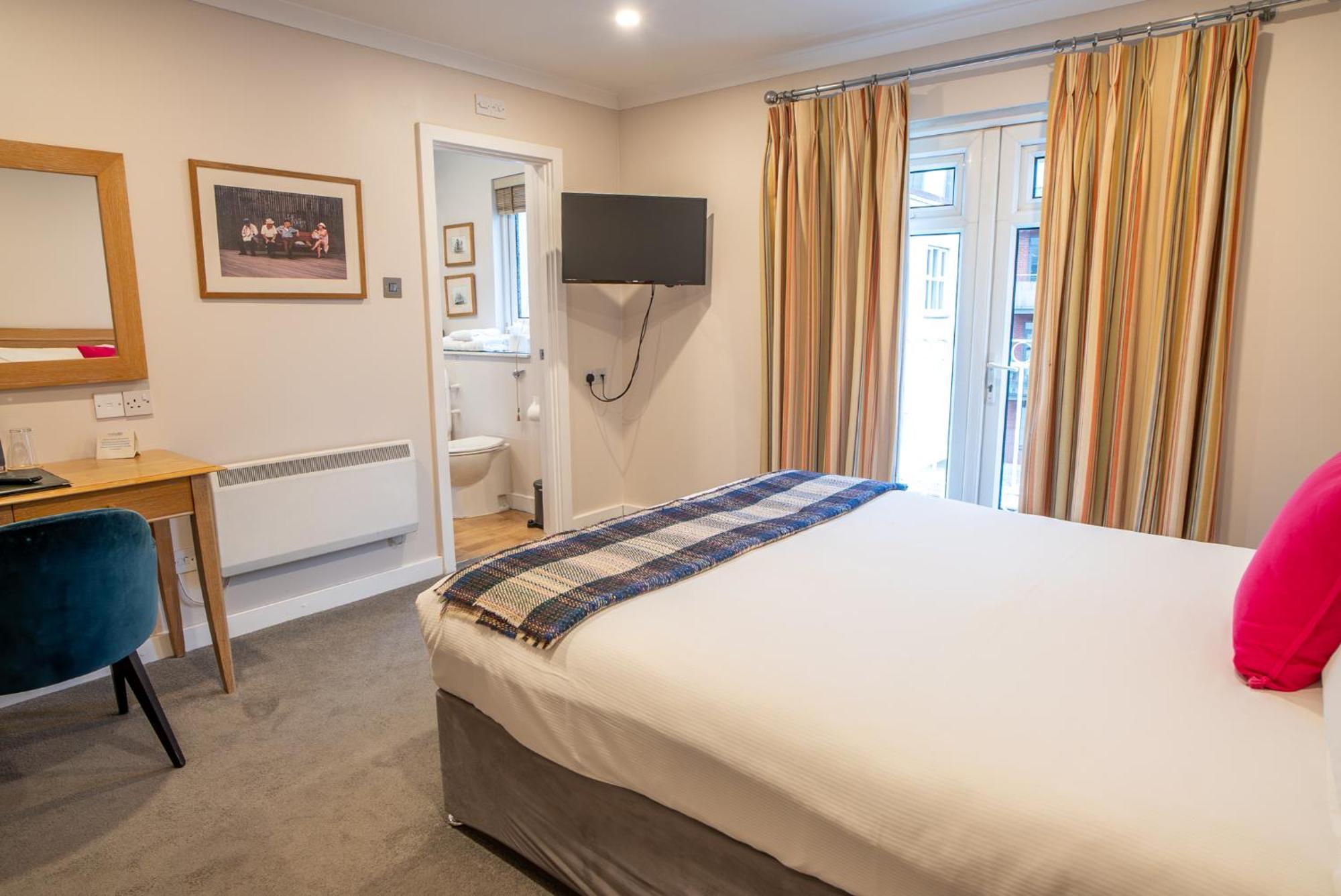 Hotel County 4*
